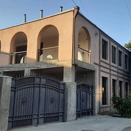 Jorji Bed & Breakfast Gori Exterior photo